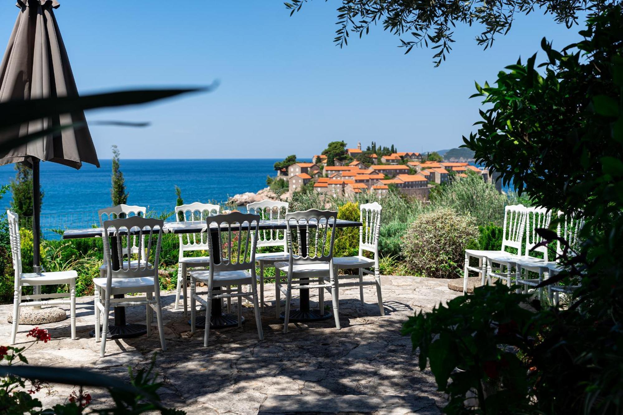 Sun Rose Apartments Sveti Stefan Esterno foto