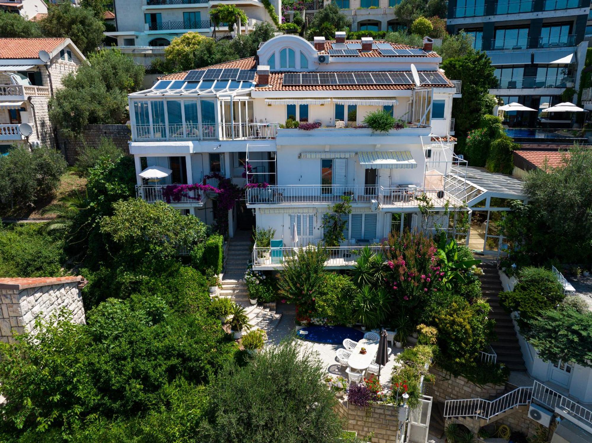 Sun Rose Apartments Sveti Stefan Esterno foto