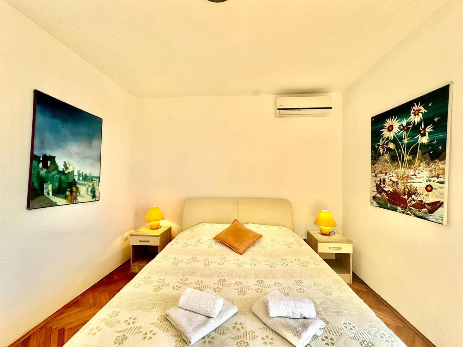 Sun Rose Apartments Sveti Stefan Esterno foto