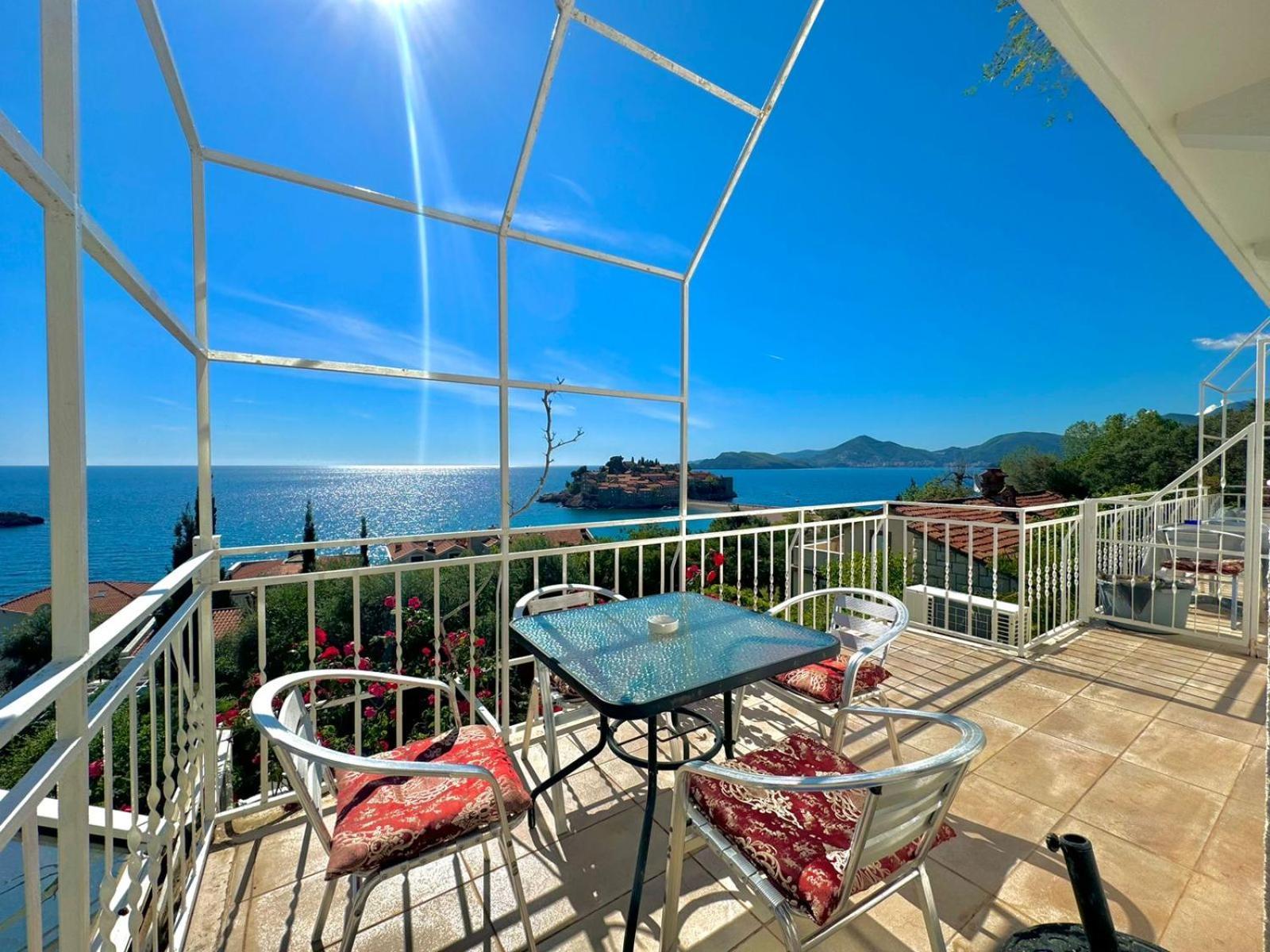Sun Rose Apartments Sveti Stefan Esterno foto