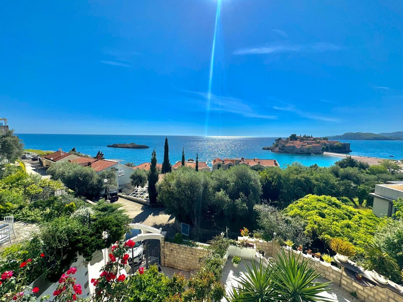 Sun Rose Apartments Sveti Stefan Esterno foto