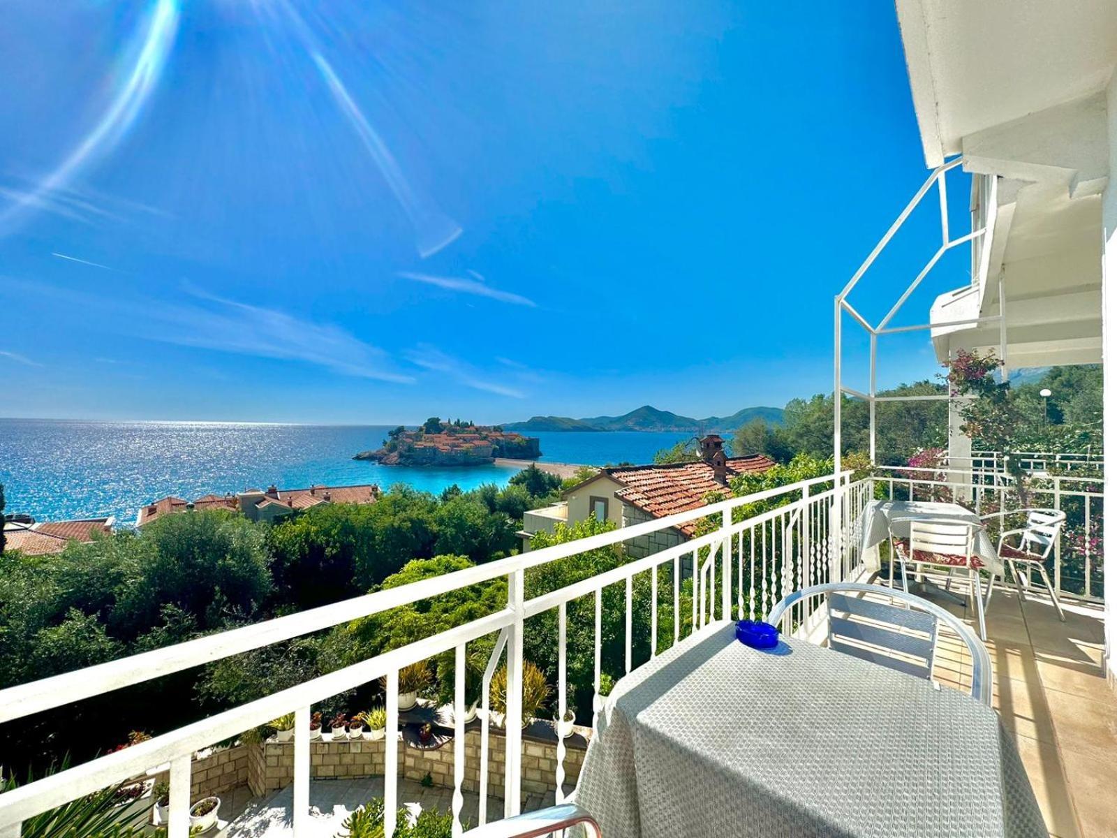 Sun Rose Apartments Sveti Stefan Esterno foto