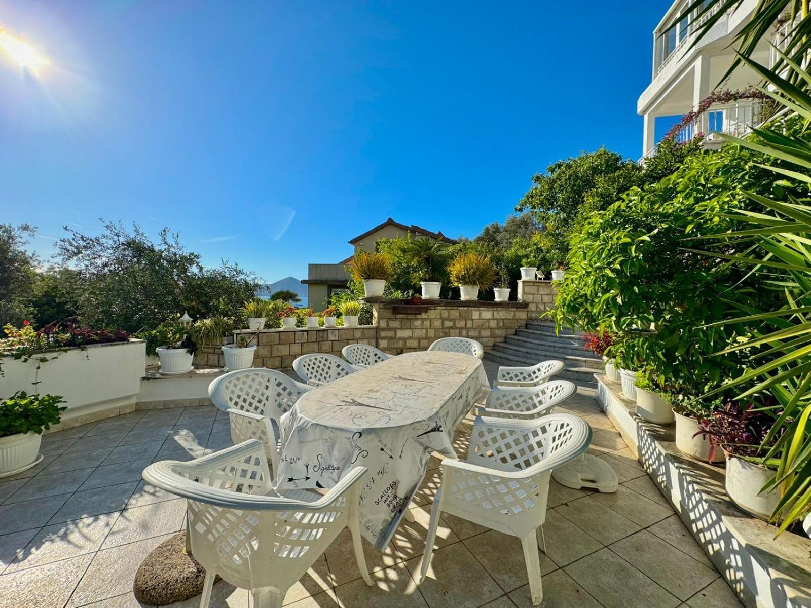 Sun Rose Apartments Sveti Stefan Esterno foto