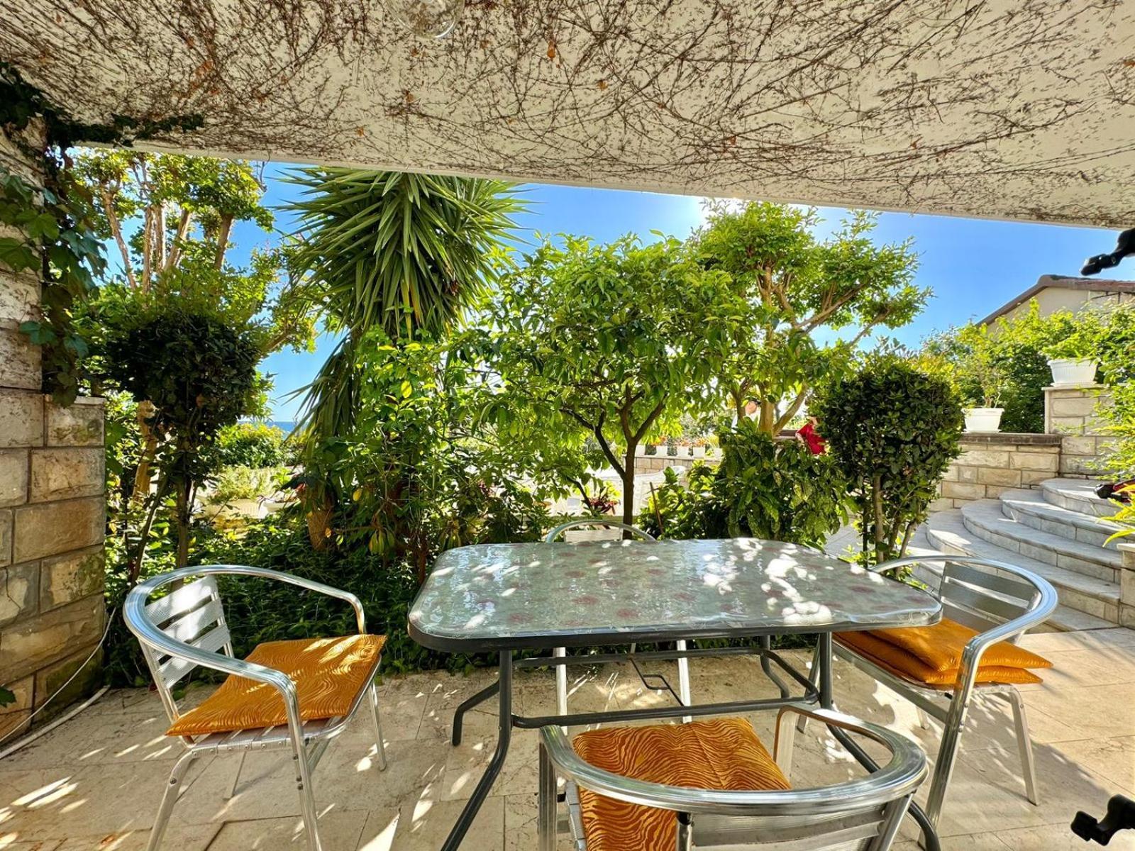 Sun Rose Apartments Sveti Stefan Esterno foto